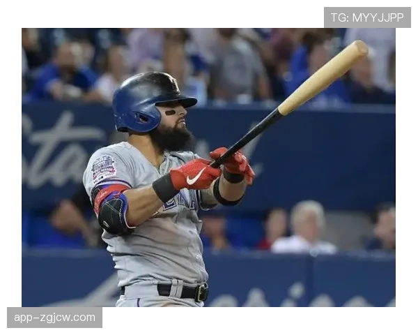 特写:生涯首打席即轰出本垒打,海盗队新秀被队友用沐浴露“洗礼”